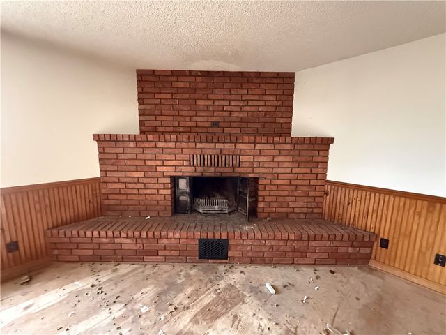 618 Elm Springs Road, Springdale, AR 72762