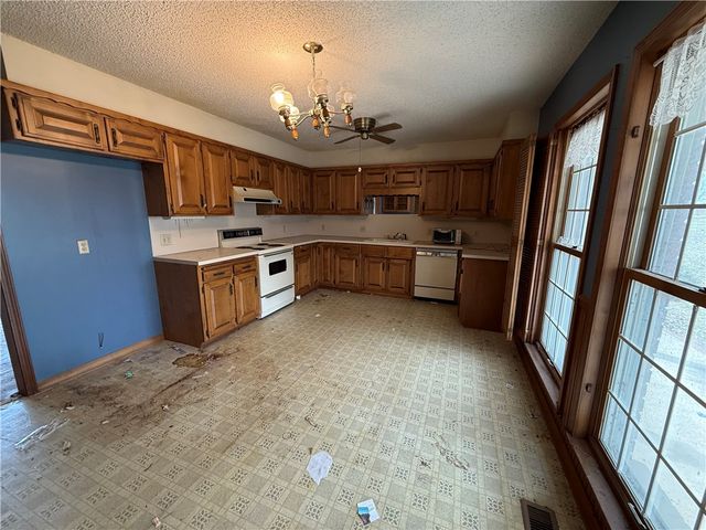 618 Elm Springs Road, Springdale, AR 72762