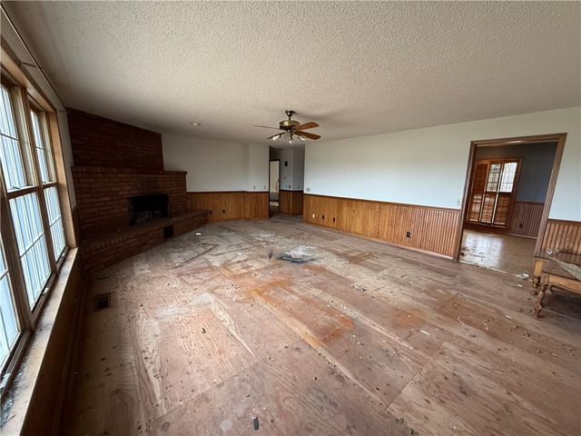 618 Elm Springs Road, Springdale, AR 72762