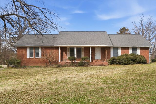 618 Elm Springs Road, Springdale, AR 72762