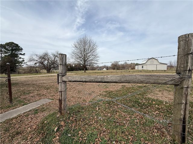618 Elm Springs Road, Springdale, AR 72762