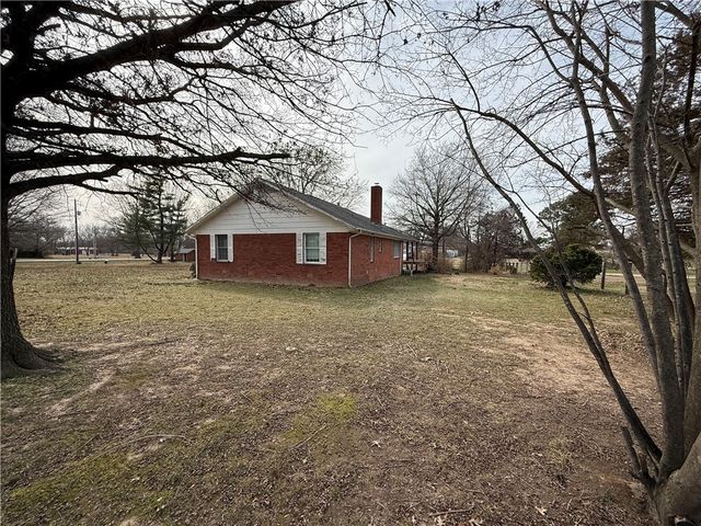 618 Elm Springs Road, Springdale, AR 72762