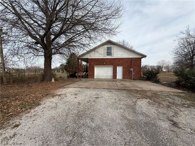 618 Elm Springs Road, Springdale, AR 72762