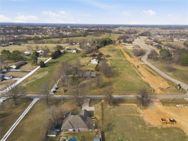 618 Elm Springs Road, Springdale, AR 72762