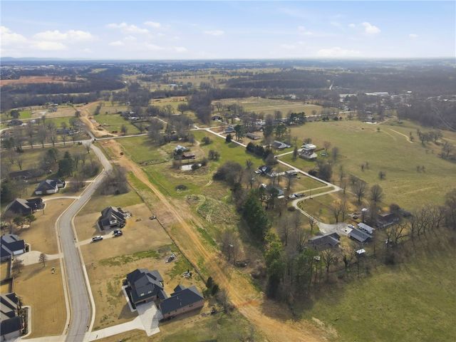 618 Elm Springs Road, Springdale, AR 72762