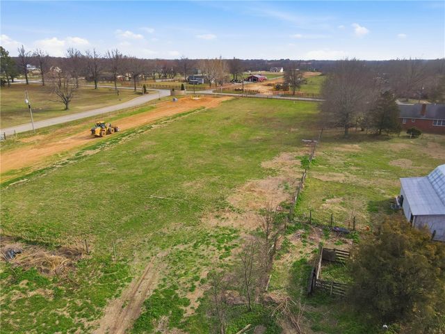 618 Elm Springs Road, Springdale, AR 72762