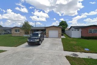 711 SW 64th Parkway 711, Pembroke Pines, FL 33023