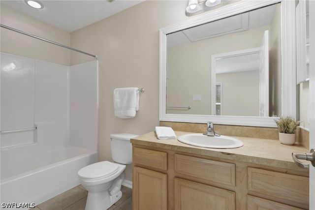 254 Leawood CIR, Naples, FL 34104