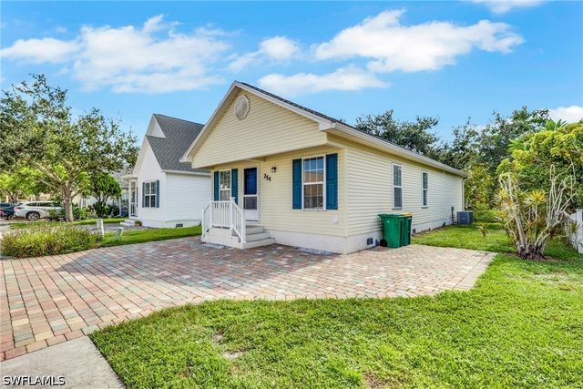 254 Leawood CIR, Naples, FL 34104