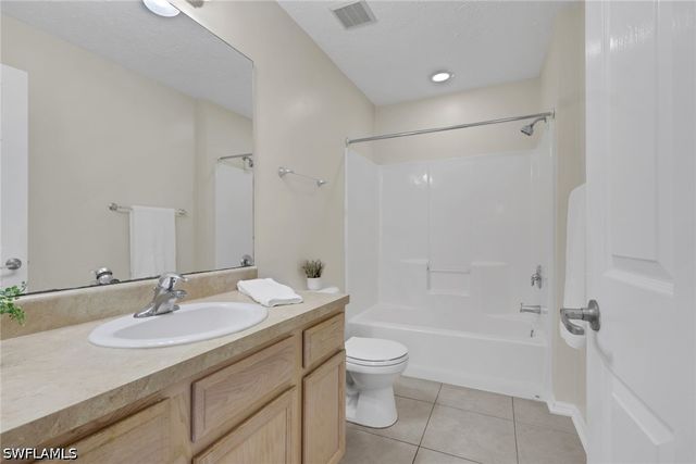 254 Leawood CIR, Naples, FL 34104