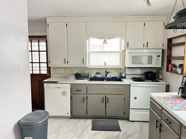 613 E Eckman Street, South Bend, IN 46614