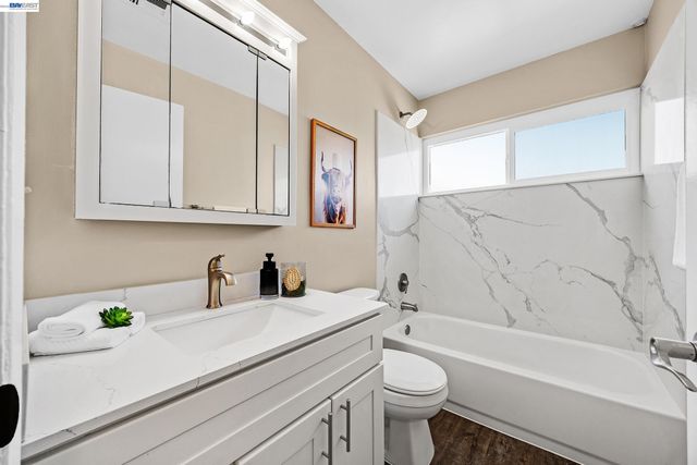 6899 Langmuir Ln, Dublin, CA 94568
