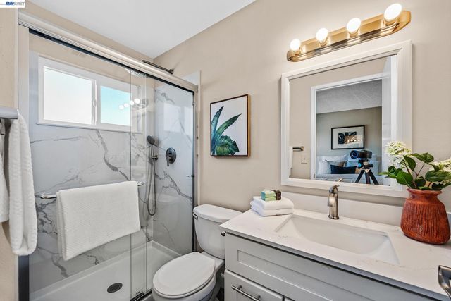 6899 Langmuir Ln, Dublin, CA 94568