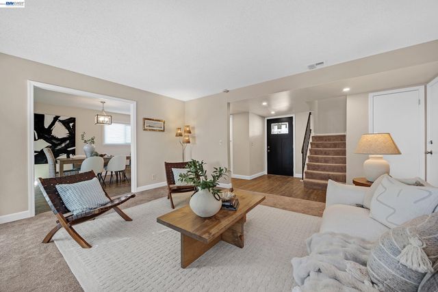 6899 Langmuir Ln, Dublin, CA 94568