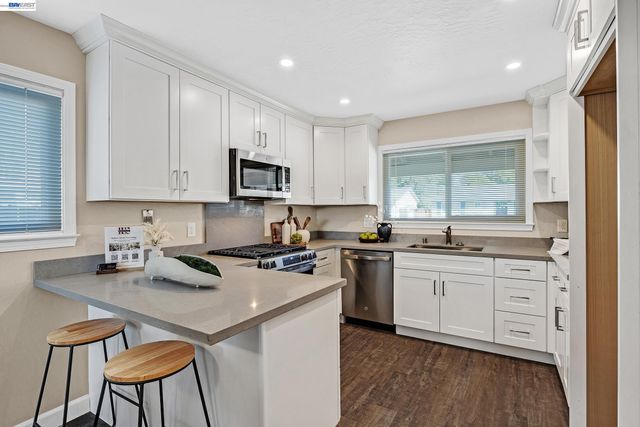 6899 Langmuir Ln, Dublin, CA 94568
