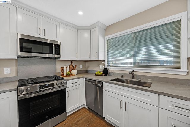 6899 Langmuir Ln, Dublin, CA 94568