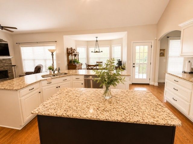 2144 Gorden Xing, Gallatin, TN 37066