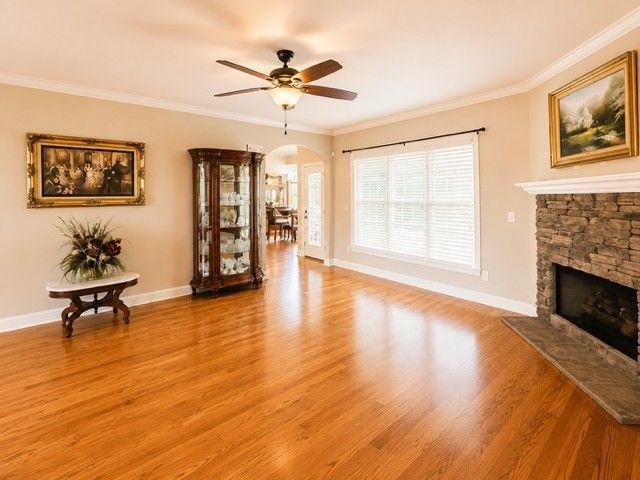 2144 Gorden Xing, Gallatin, TN 37066