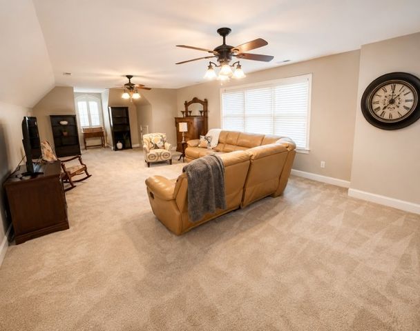 2144 Gorden Xing, Gallatin, TN 37066