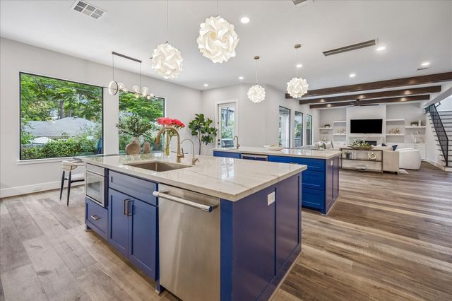 4532 Mimosa Drive, Bellaire, TX 77401