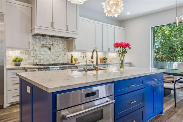 4532 Mimosa Drive, Bellaire, TX 77401