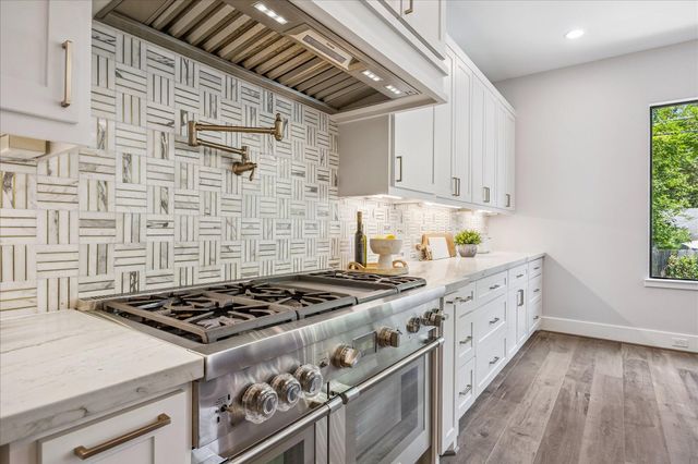 4532 Mimosa Drive, Bellaire, TX 77401