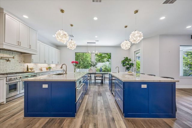 4532 Mimosa Drive, Bellaire, TX 77401