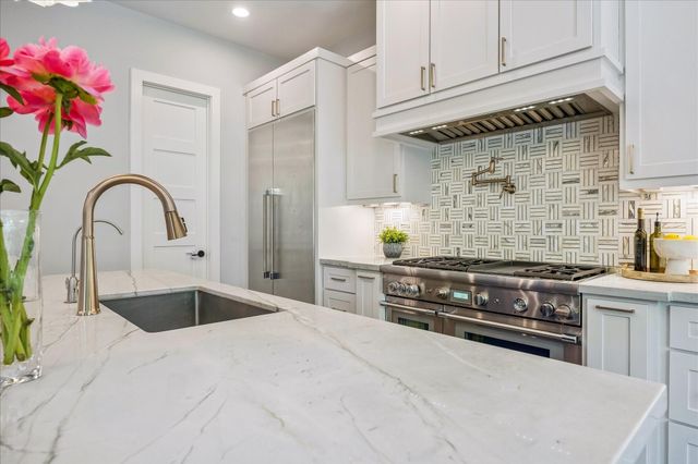 4532 Mimosa Drive, Bellaire, TX 77401