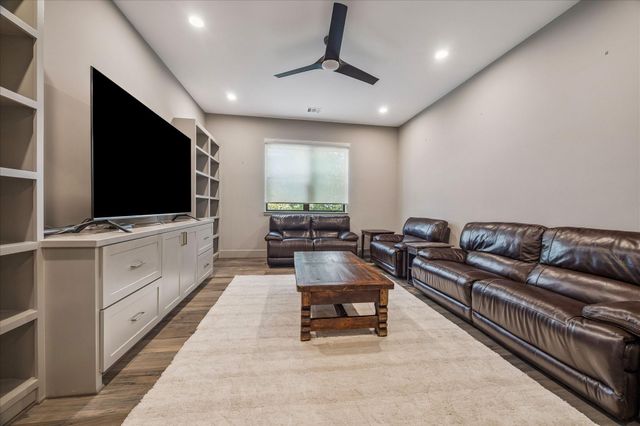 4532 Mimosa Drive, Bellaire, TX 77401