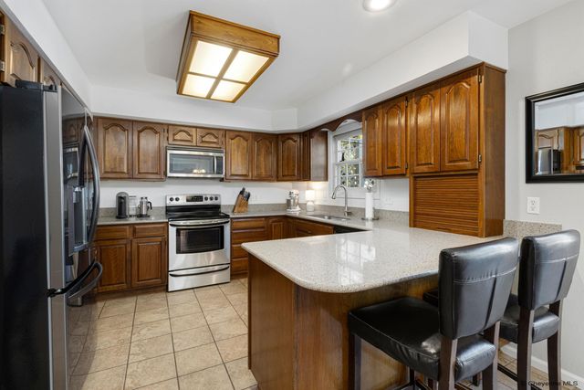 912 OAKHURST DR, Cheyenne, WY 82009