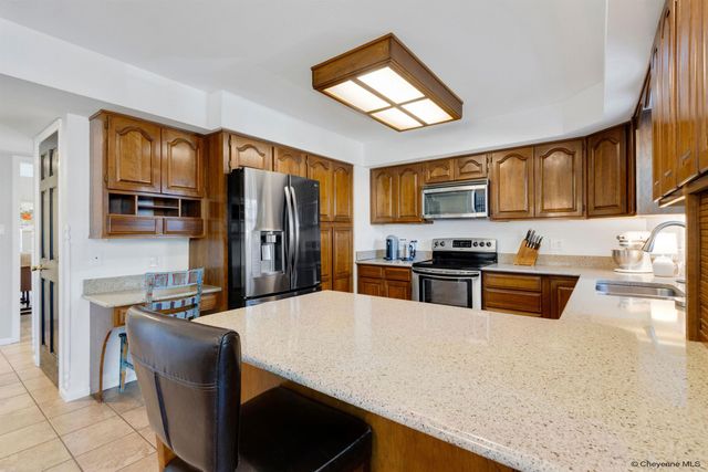 912 OAKHURST DR, Cheyenne, WY 82009