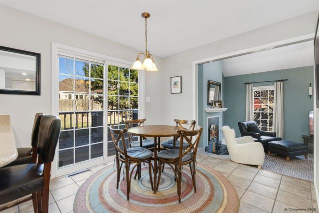 912 OAKHURST DR, Cheyenne, WY 82009