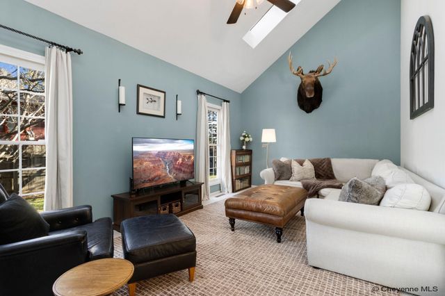 912 OAKHURST DR, Cheyenne, WY 82009