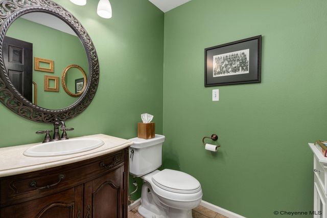 912 OAKHURST DR, Cheyenne, WY 82009