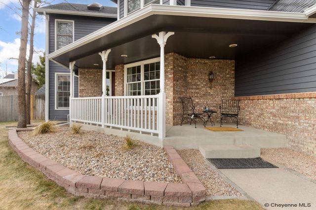 912 OAKHURST DR, Cheyenne, WY 82009