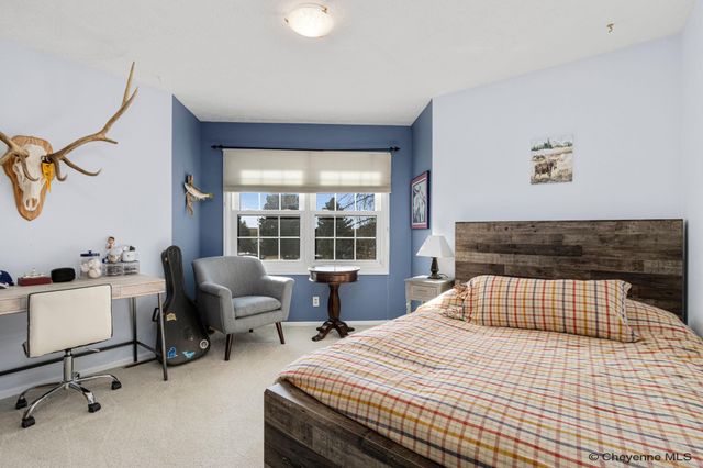 912 OAKHURST DR, Cheyenne, WY 82009