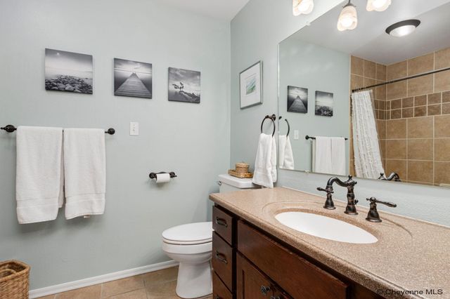 912 OAKHURST DR, Cheyenne, WY 82009