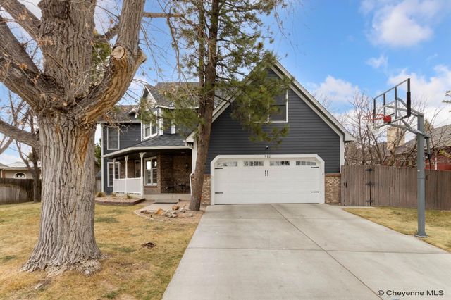 912 OAKHURST DR, Cheyenne, WY 82009