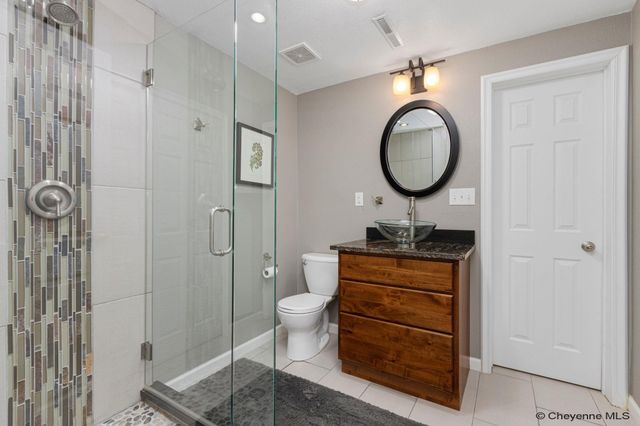 912 OAKHURST DR, Cheyenne, WY 82009