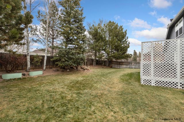 912 OAKHURST DR, Cheyenne, WY 82009