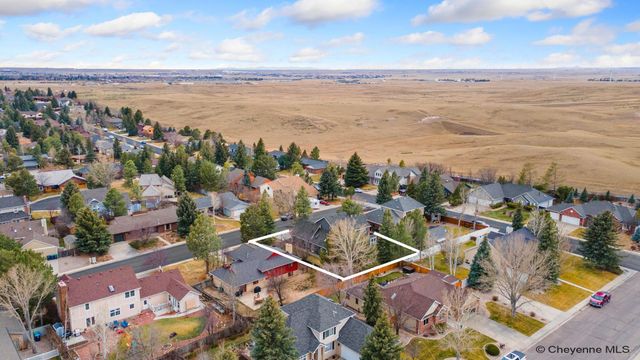 912 OAKHURST DR, Cheyenne, WY 82009
