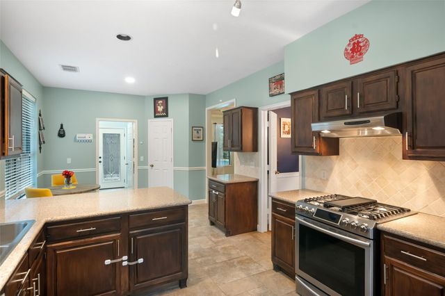 84 E Stony End Place, The Woodlands, TX 77381