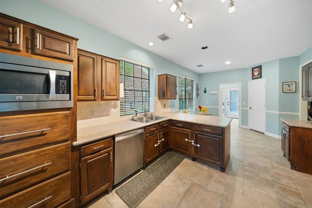 84 E Stony End Place, The Woodlands, TX 77381