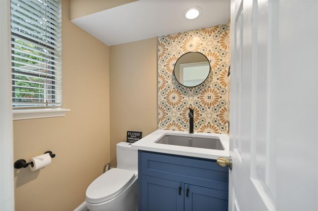 84 E Stony End Place, The Woodlands, TX 77381