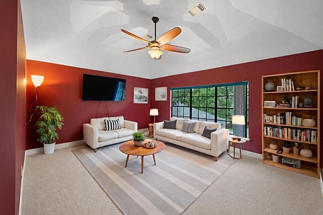 84 E Stony End Place, The Woodlands, TX 77381