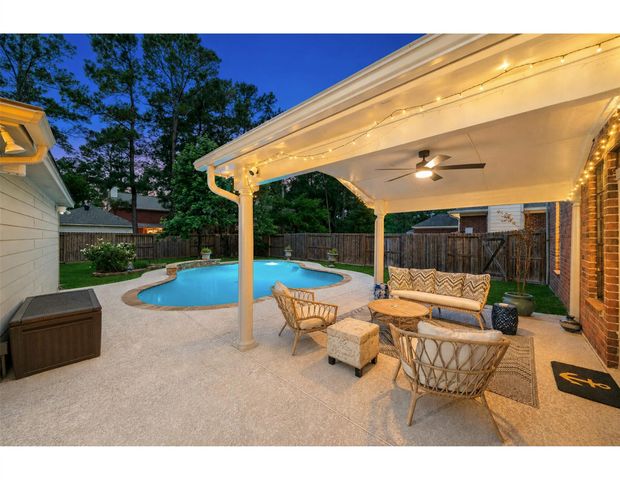 84 E Stony End Place, The Woodlands, TX 77381