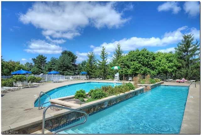 1840 Hickory Lane 27, Broadview Heights, OH 44147