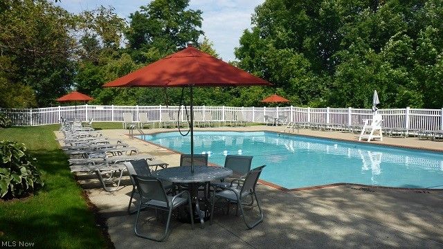 1840 Hickory Lane 27, Broadview Heights, OH 44147