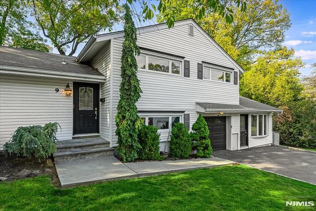 9 Linden Lane, Wayne, NJ 07470