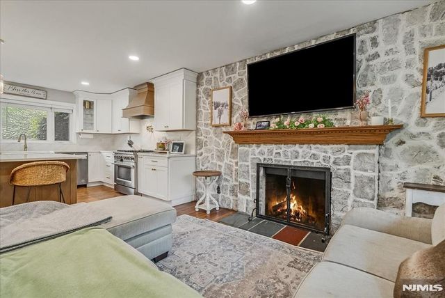 9 Linden Lane, Wayne, NJ 07470